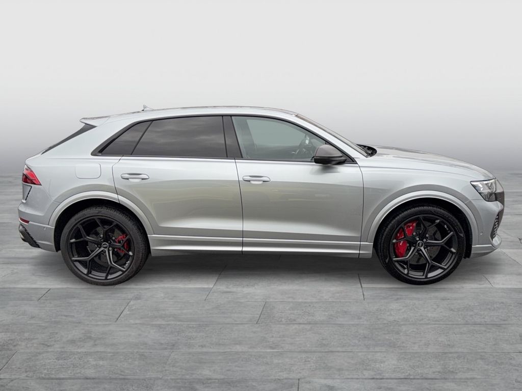 Audi RSQ8 2024