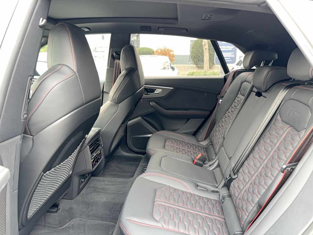 Audi RSQ8 2024