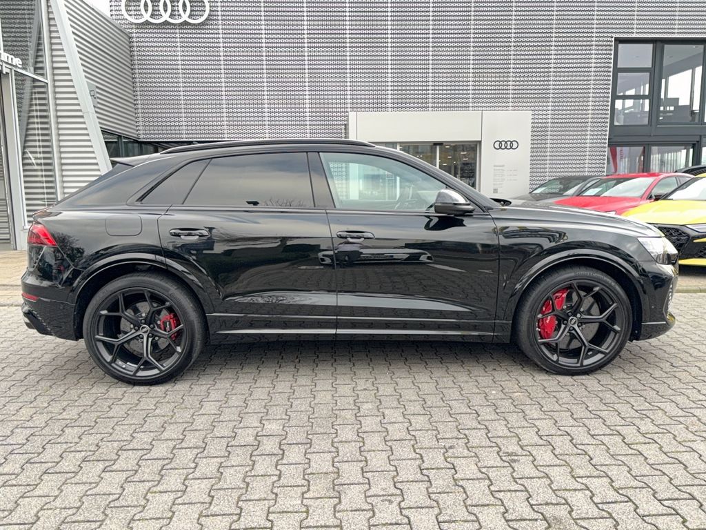 Audi RSQ8 2024