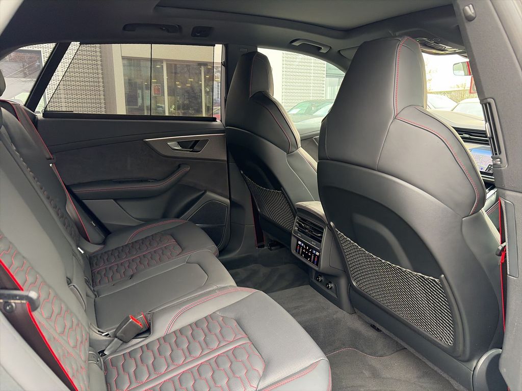 Audi RSQ8 2024