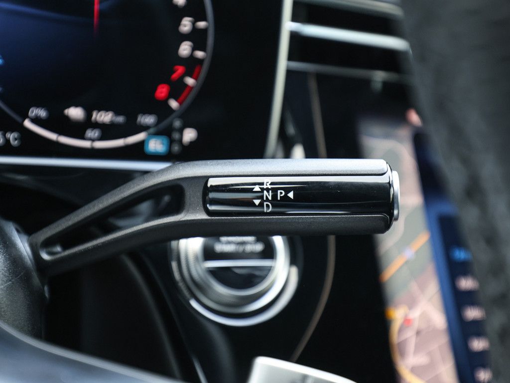 Mercedes-Benz E 300 2025