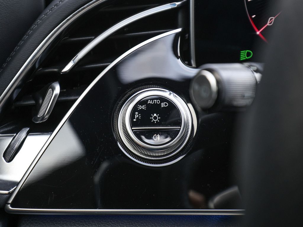 Mercedes-Benz E 300 2025