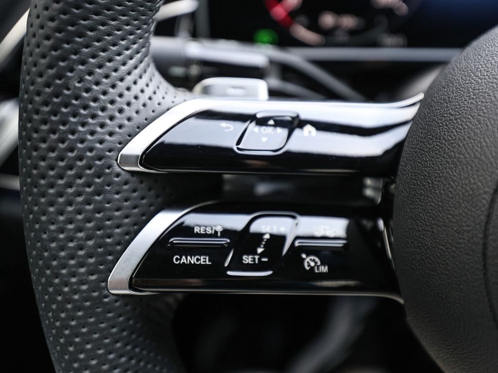 Mercedes-Benz E 300 2025