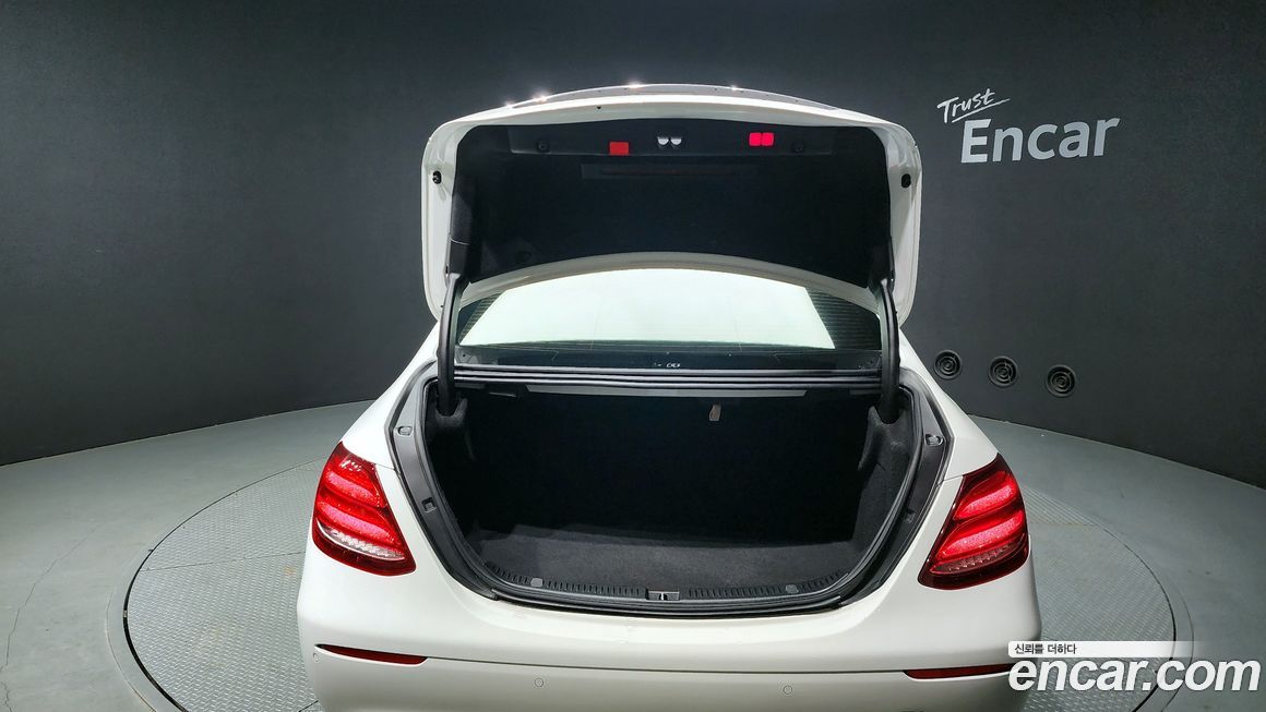 Mercedes-Benz E-Class 2020