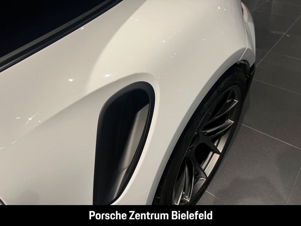 Porsche 992 2023