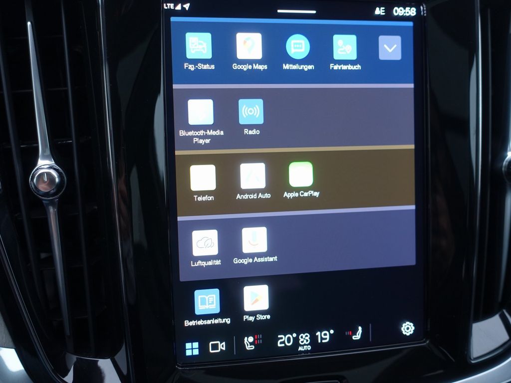Volvo V60 2025