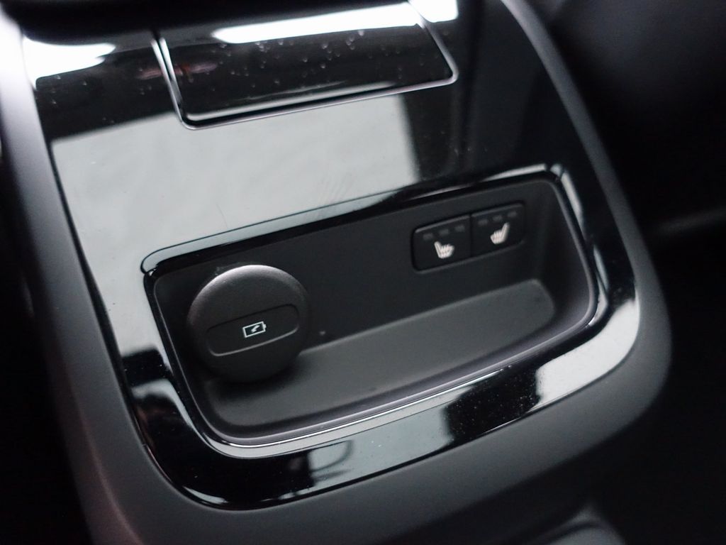 Volvo V60 2025