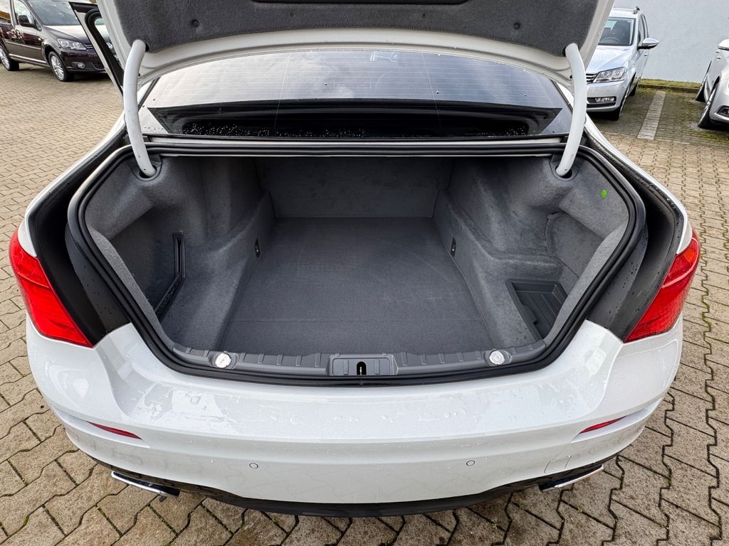 BMW 740 2011