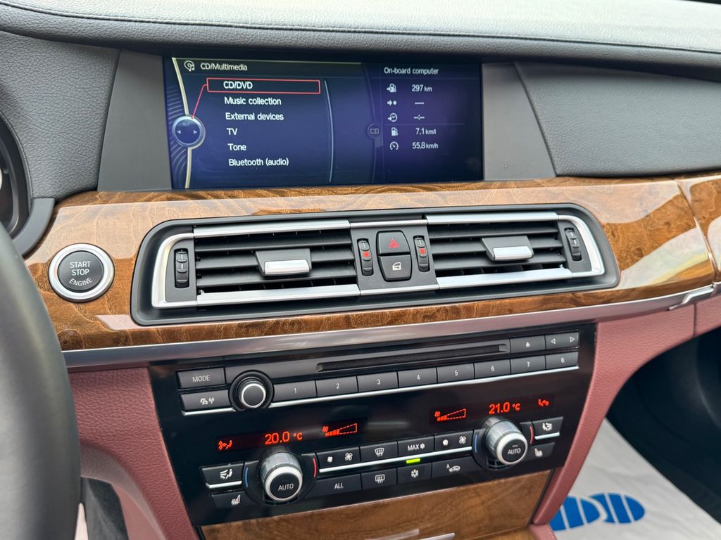 BMW 740 2011