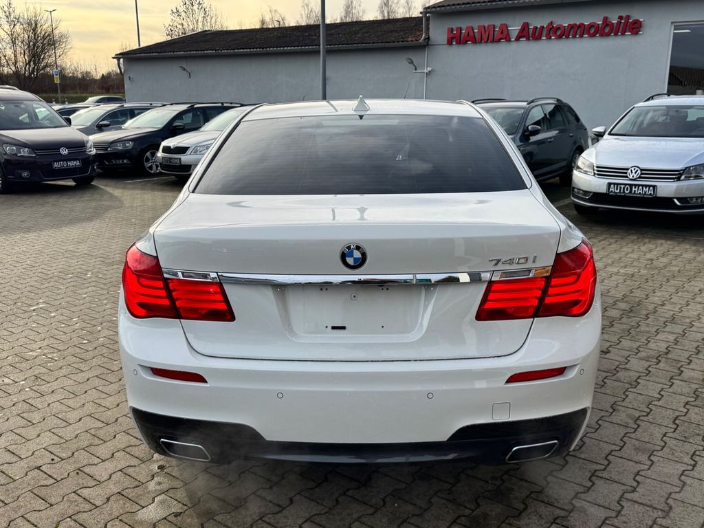BMW 740 2011