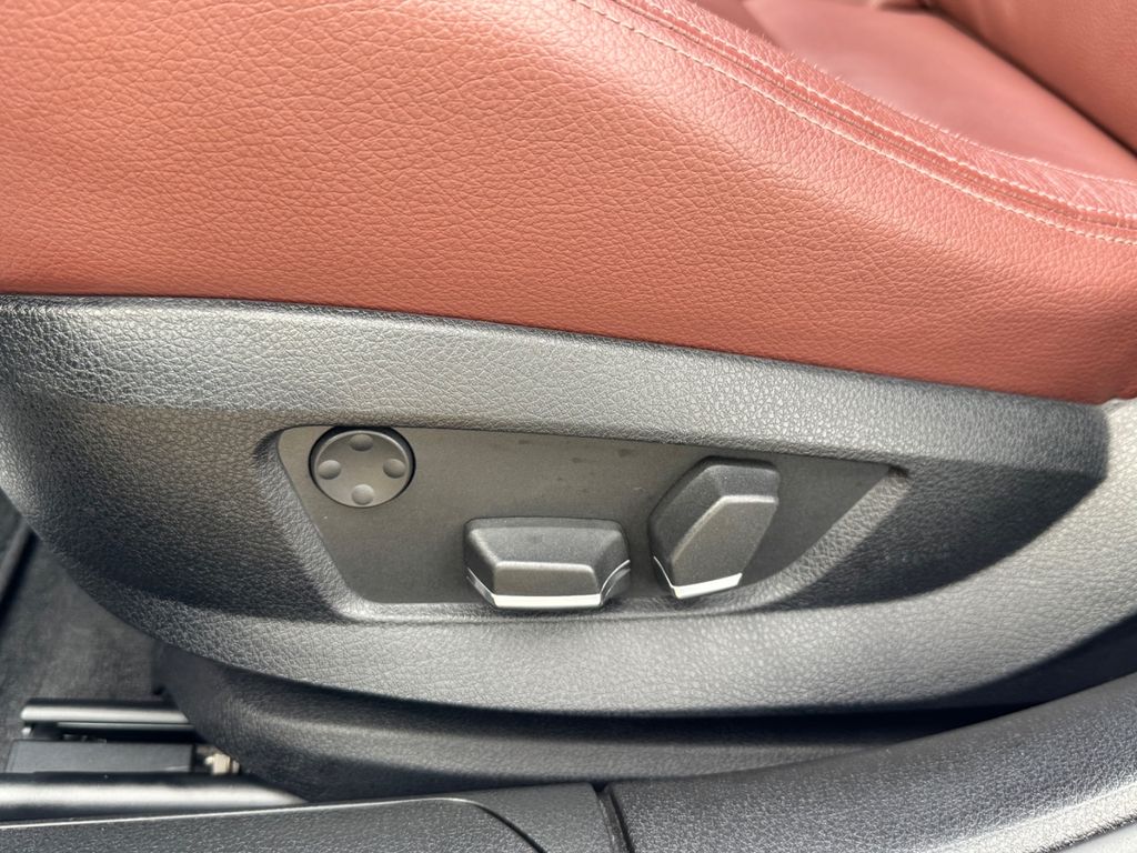 BMW 740 2011