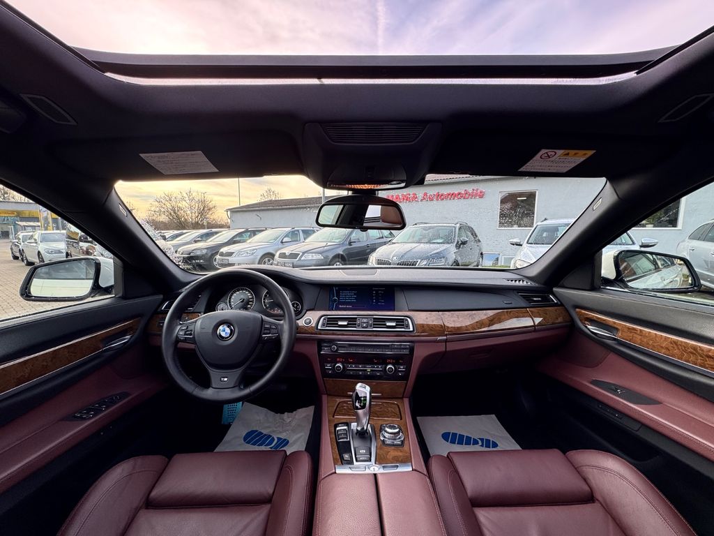 BMW 740 2011