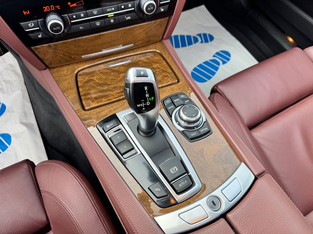 BMW 740 2011
