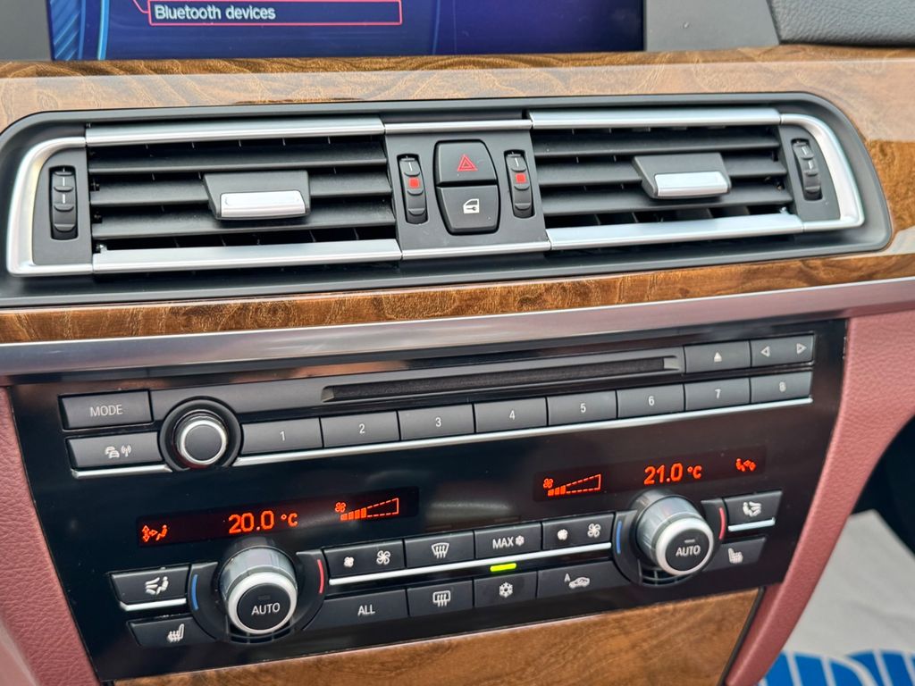 BMW 740 2011