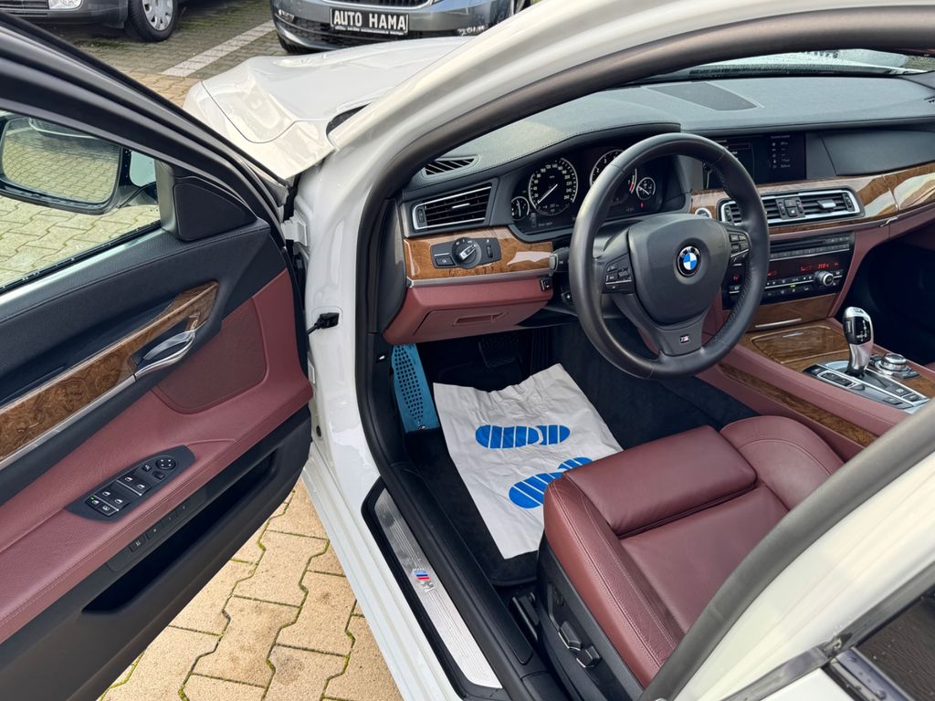 BMW 740 2011