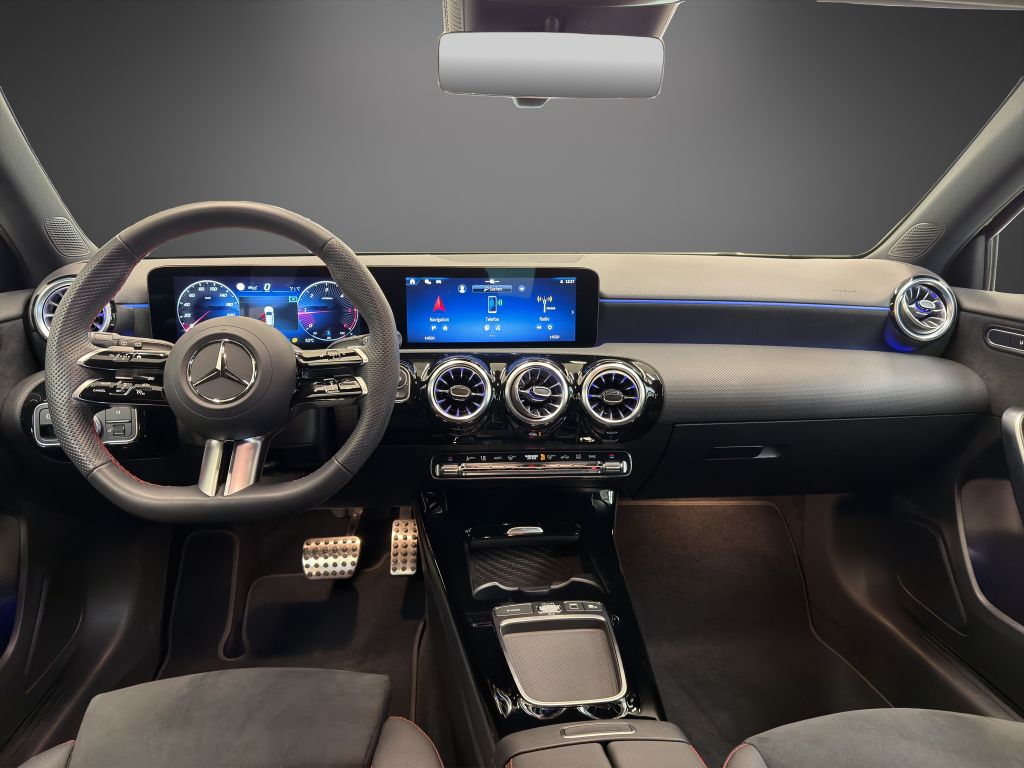 Mercedes-Benz A 200 2025