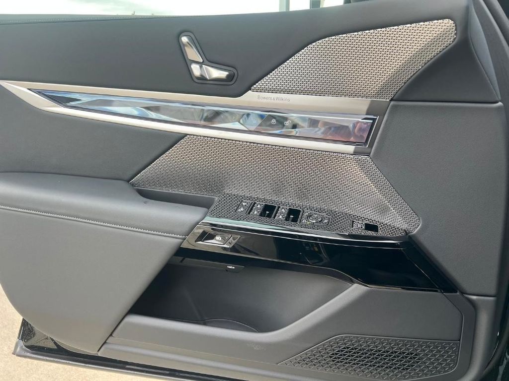 BMW i7 2025