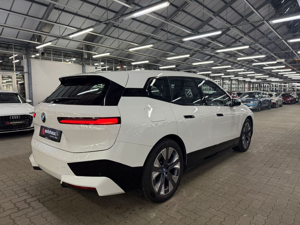 BMW iX 2023