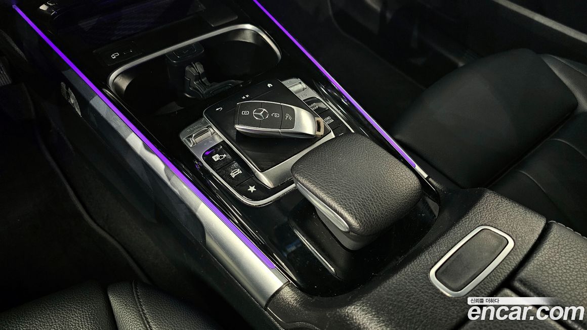 Mercedes-Benz GLB-Class 2020