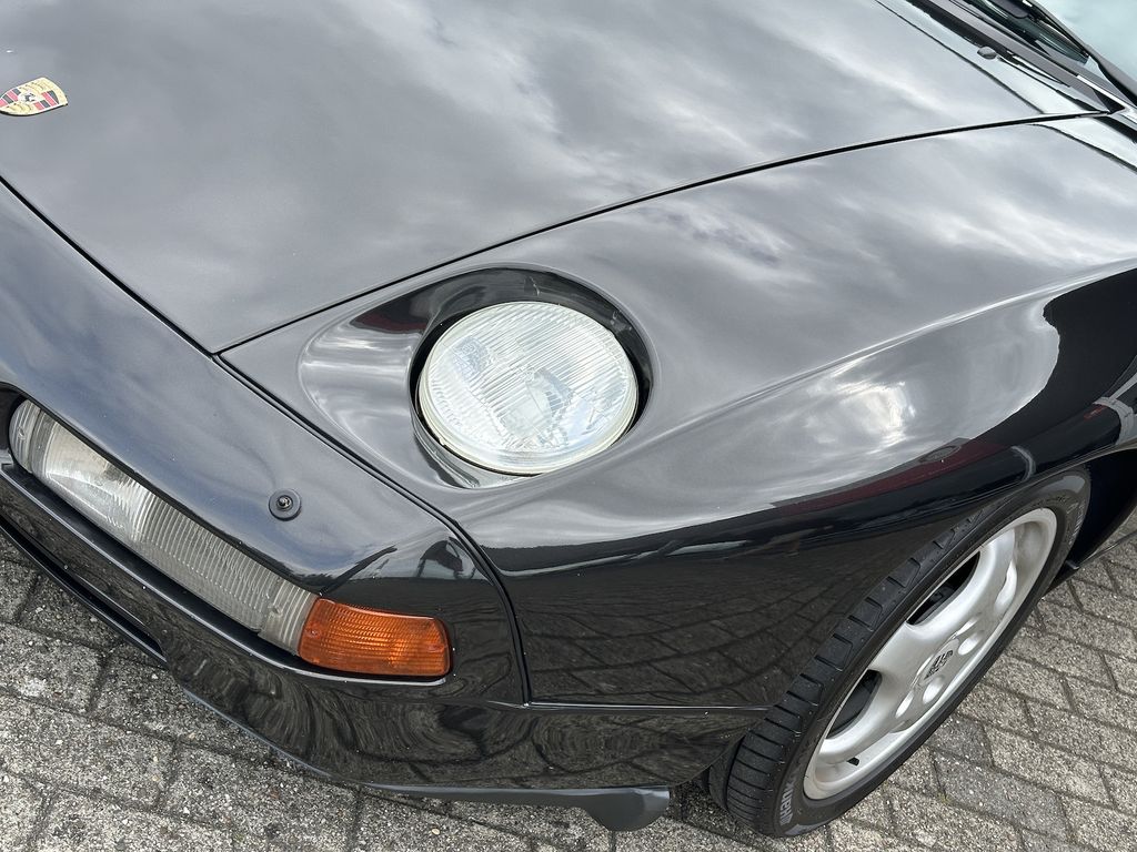 Porsche 928 1993