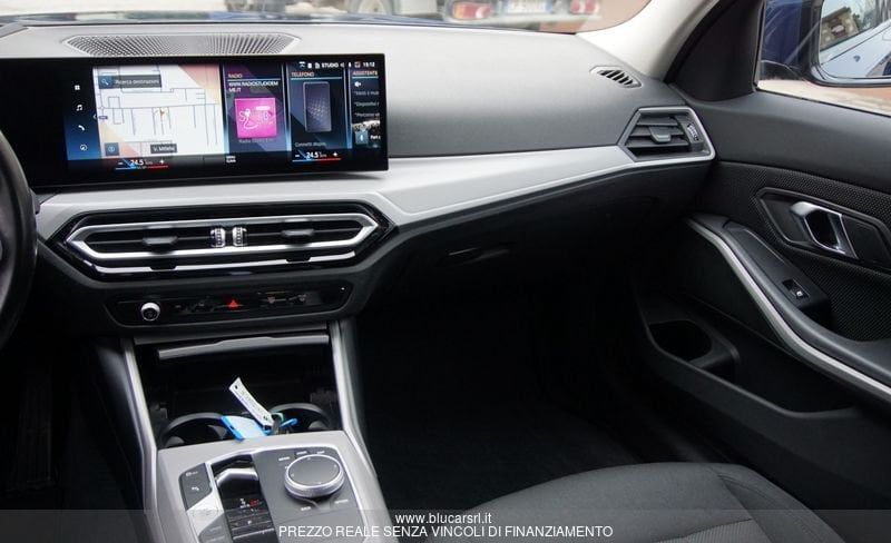 BMW 316 2023