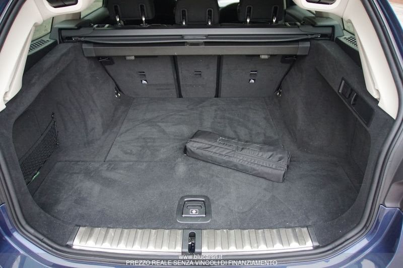 BMW 316 2023