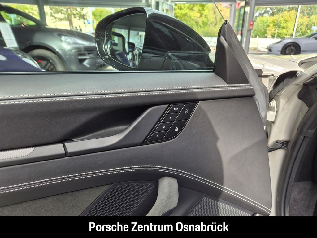 Porsche 992 2024
