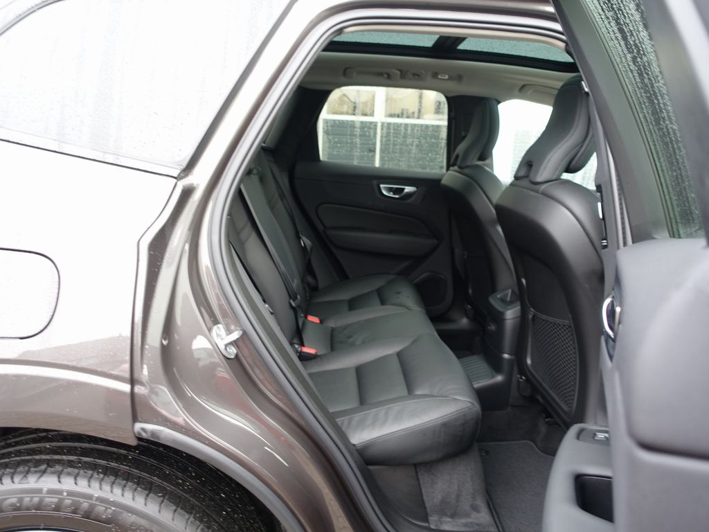 Volvo XC60 2025