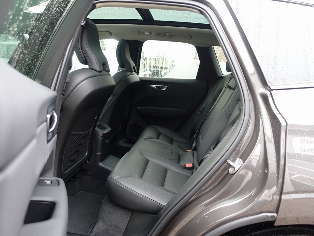 Volvo XC60 2025