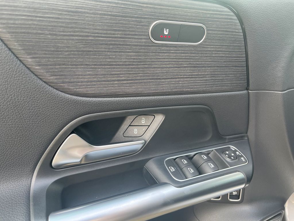 Mercedes-Benz B 250 2024