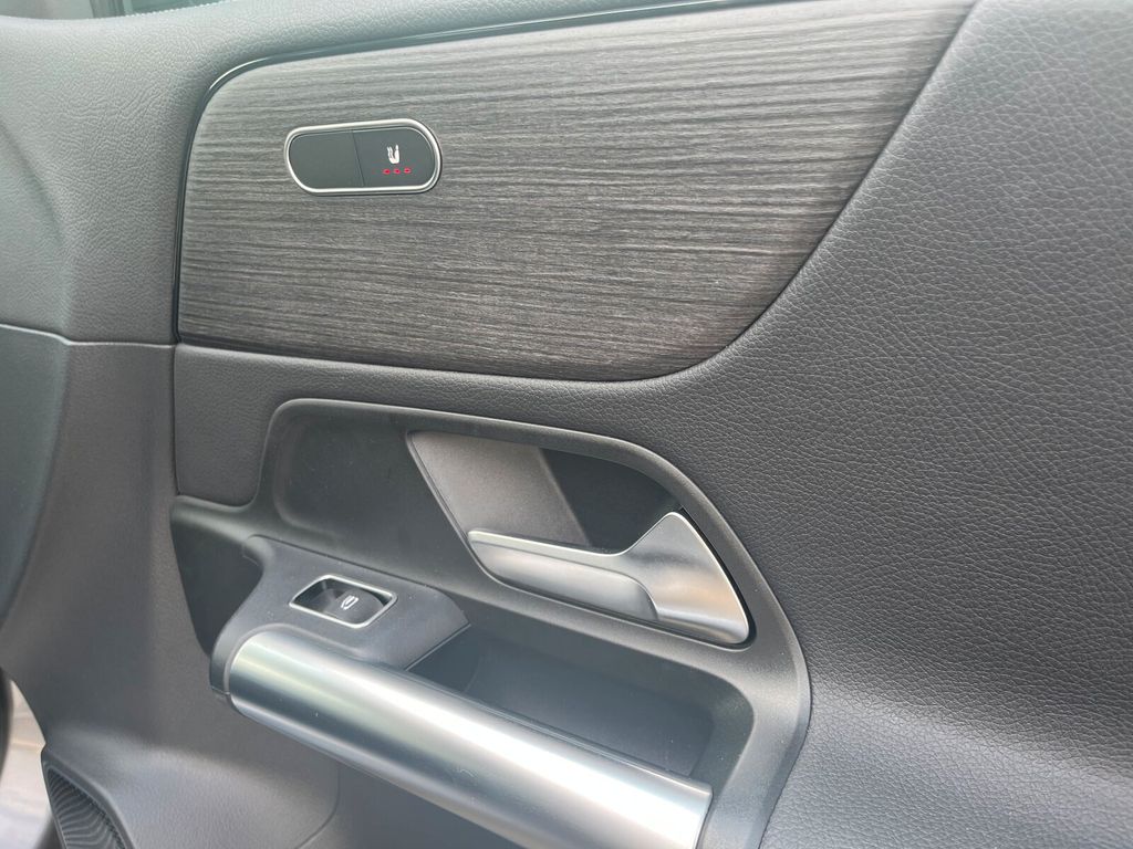 Mercedes-Benz B 250 2024