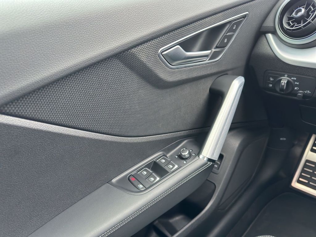 Audi SQ2 2021