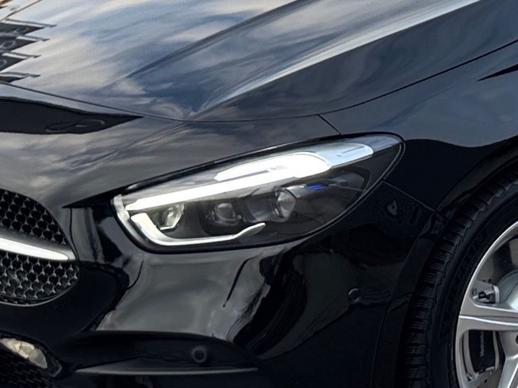 Mercedes-Benz B 220 2025