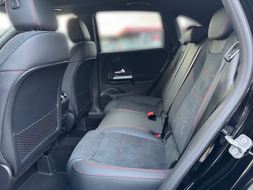 Mercedes-Benz B 220 2025