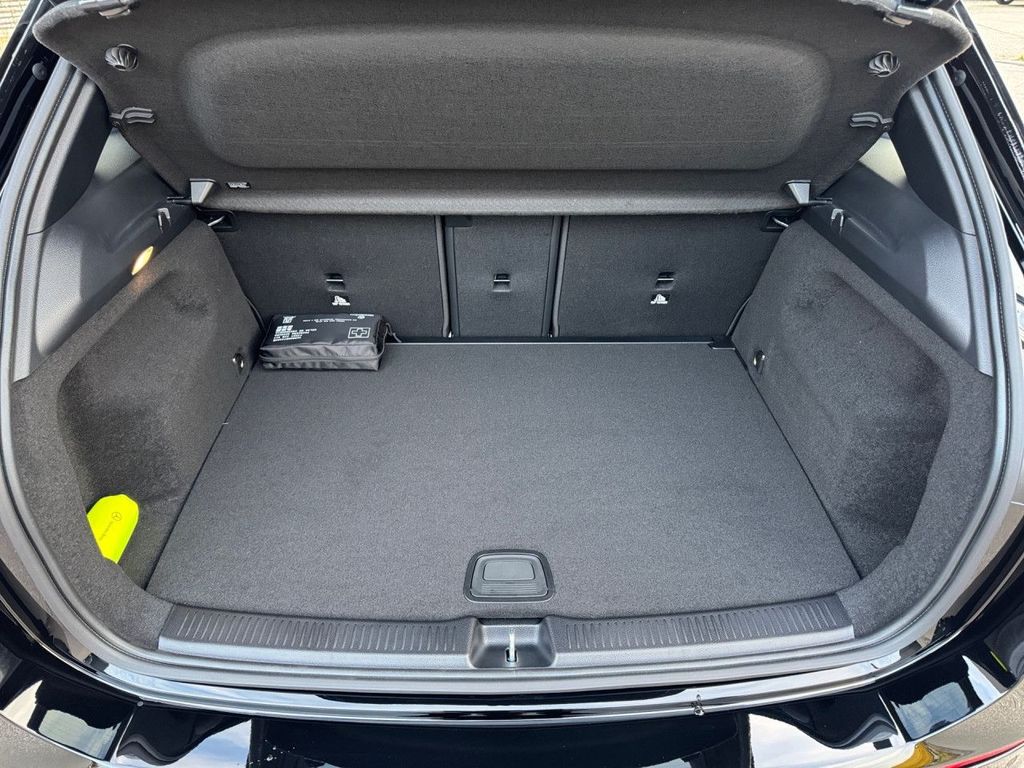 Mercedes-Benz B 220 2025