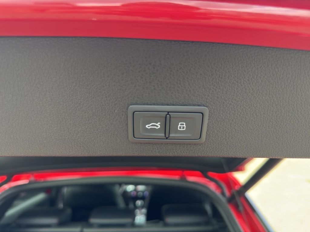 Audi SQ2 2024