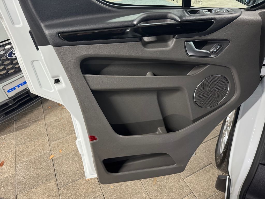 Ford Tourneo Custom 2024