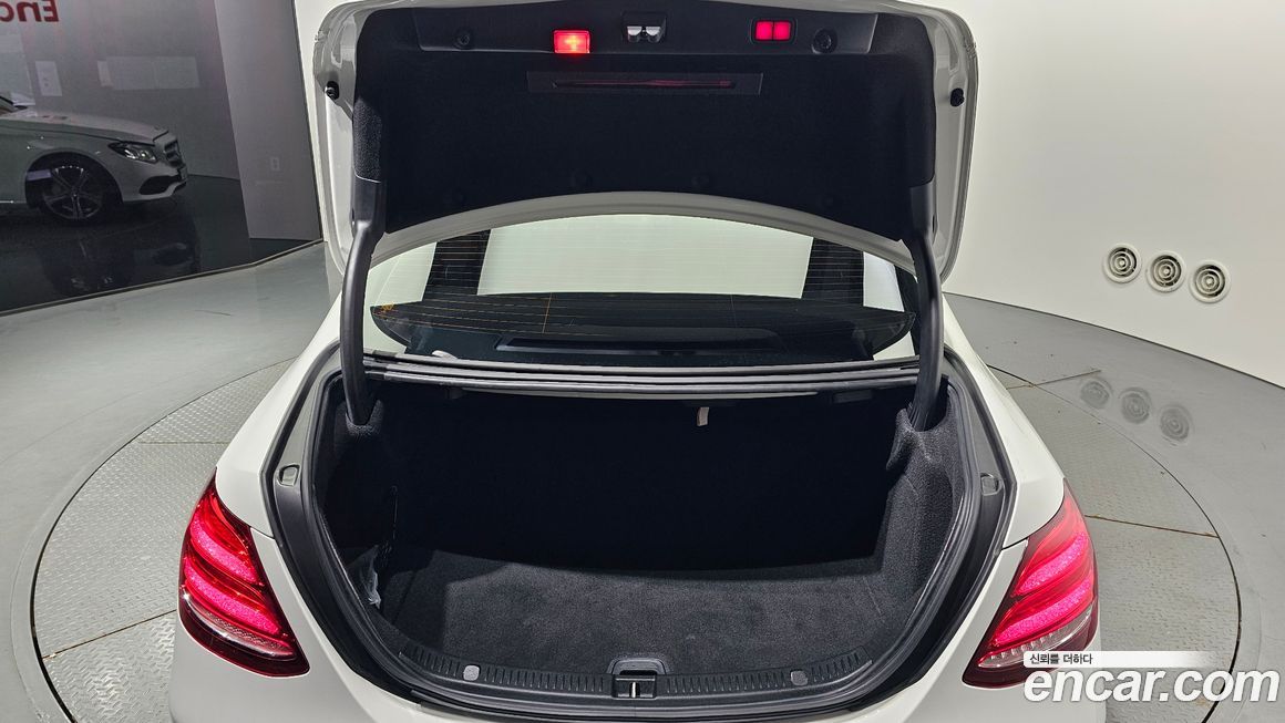 Mercedes-Benz E-Class 2017