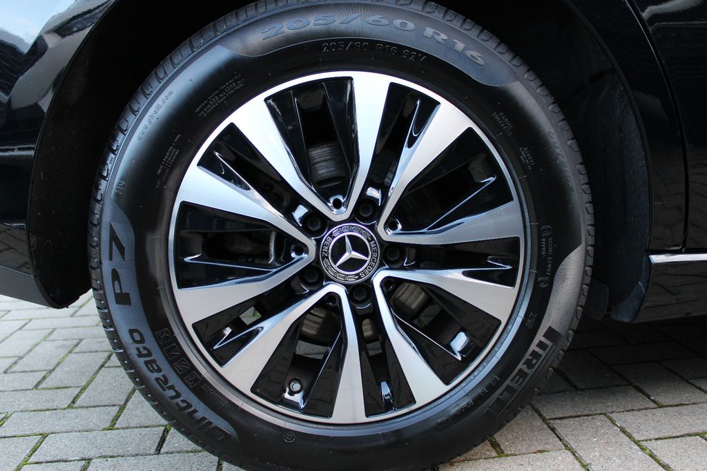 Mercedes-Benz B 180 2022