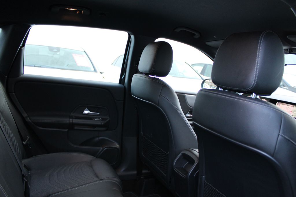 Mercedes-Benz B 180 2022