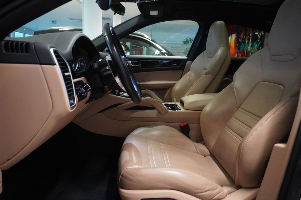 Porsche Cayenne 2020