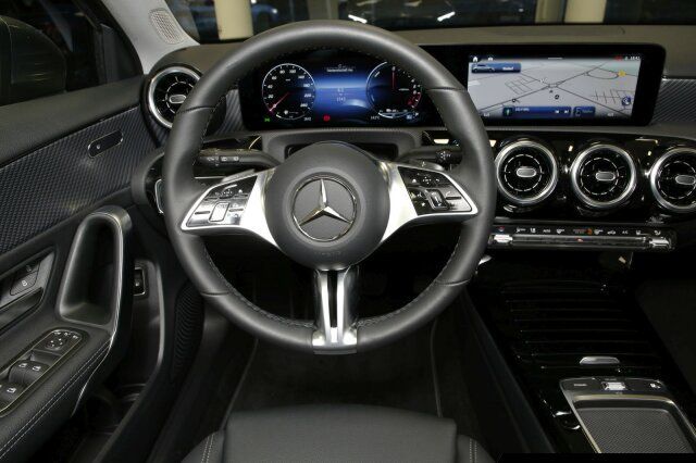 Mercedes-Benz A 250 2025