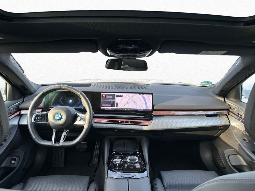 BMW i5 2025