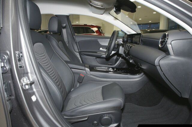 Mercedes-Benz A 250 2025