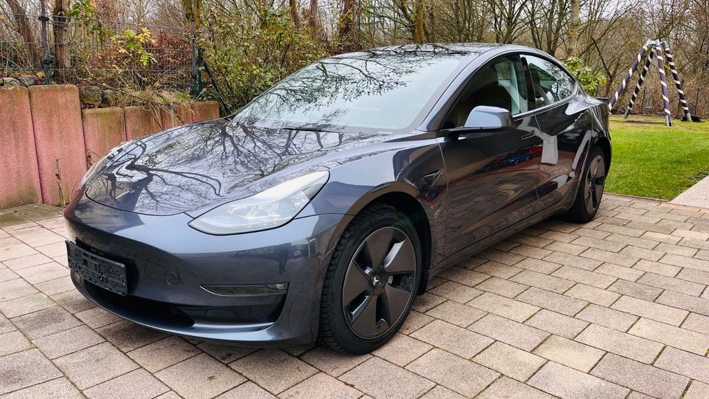 Tesla Model 3 2023