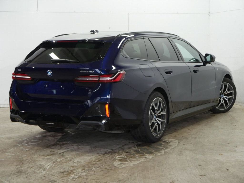 BMW i5 2024