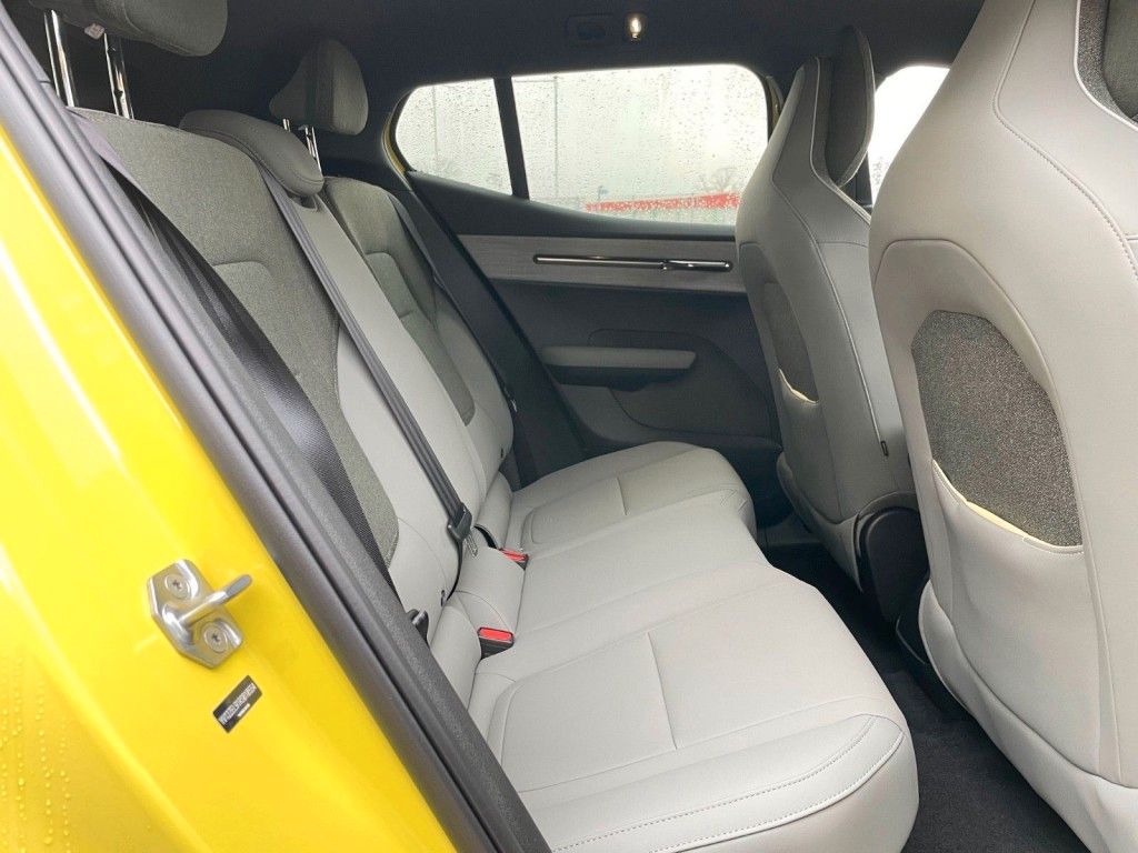 Volvo EX30 2025