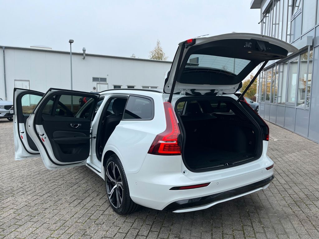 Volvo V60 2025