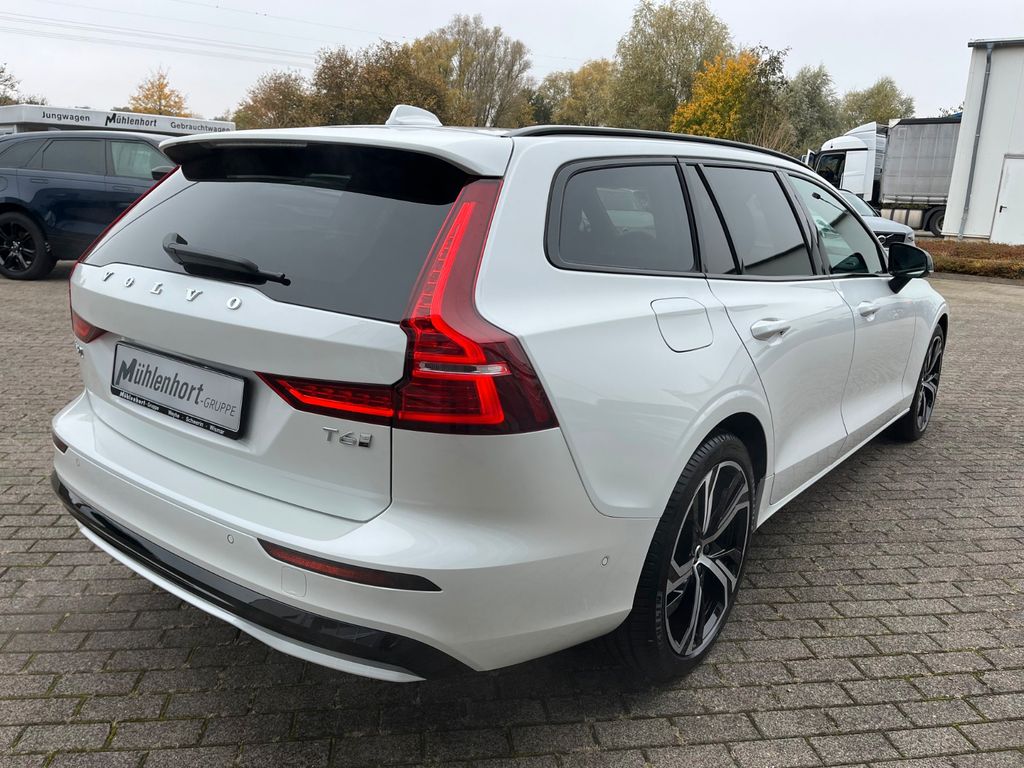 Volvo V60 2025
