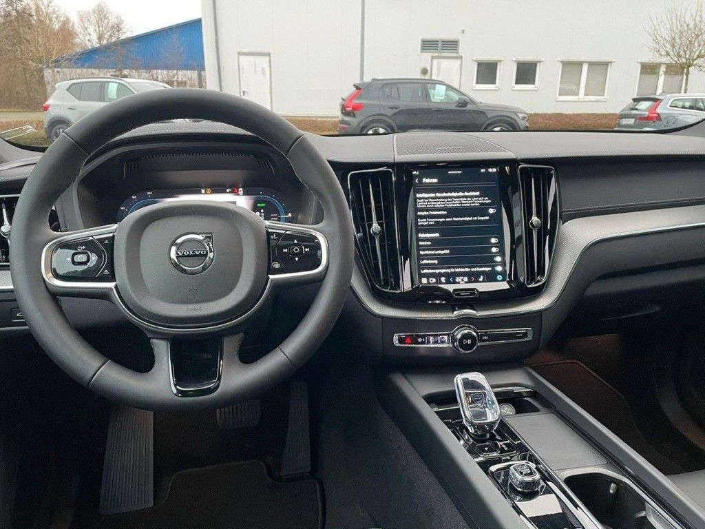 Volvo XC60 2025